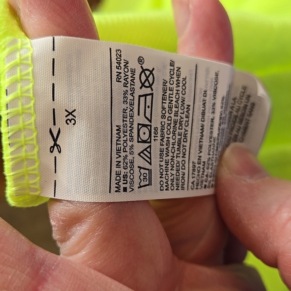 Old Navy Neon 3X or 2X  Yellow Tank Top - Picture 5 of 7